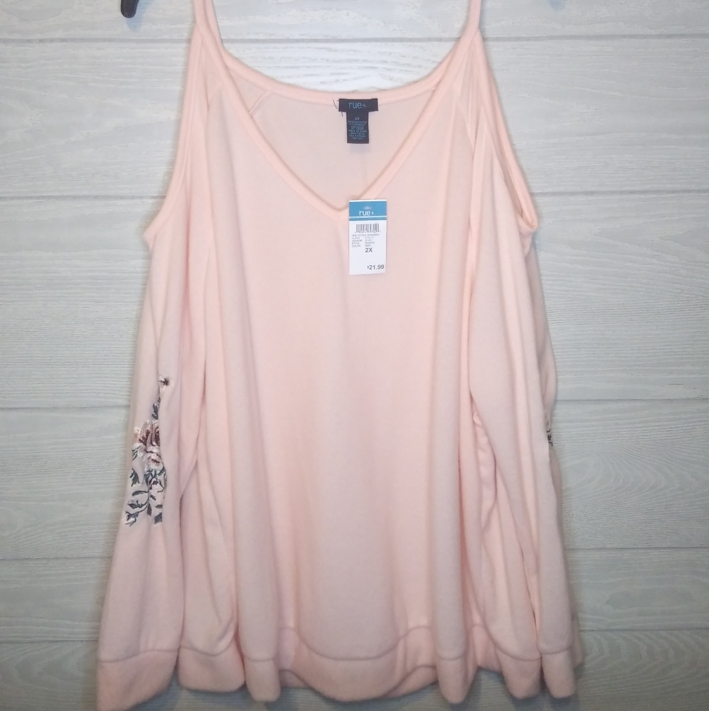 Rue21 cold shoulder long sleeve top